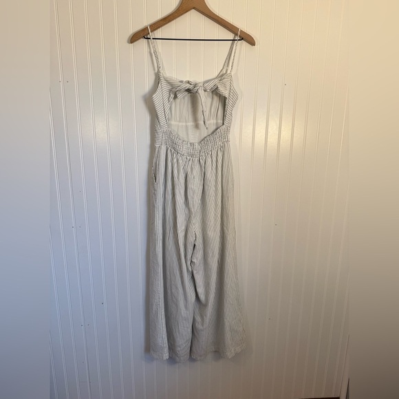 Lulus Women’s Coastal Air White Striped Tie-Back Culotte Jumpsuit Size Medium - Picture 10 of 16